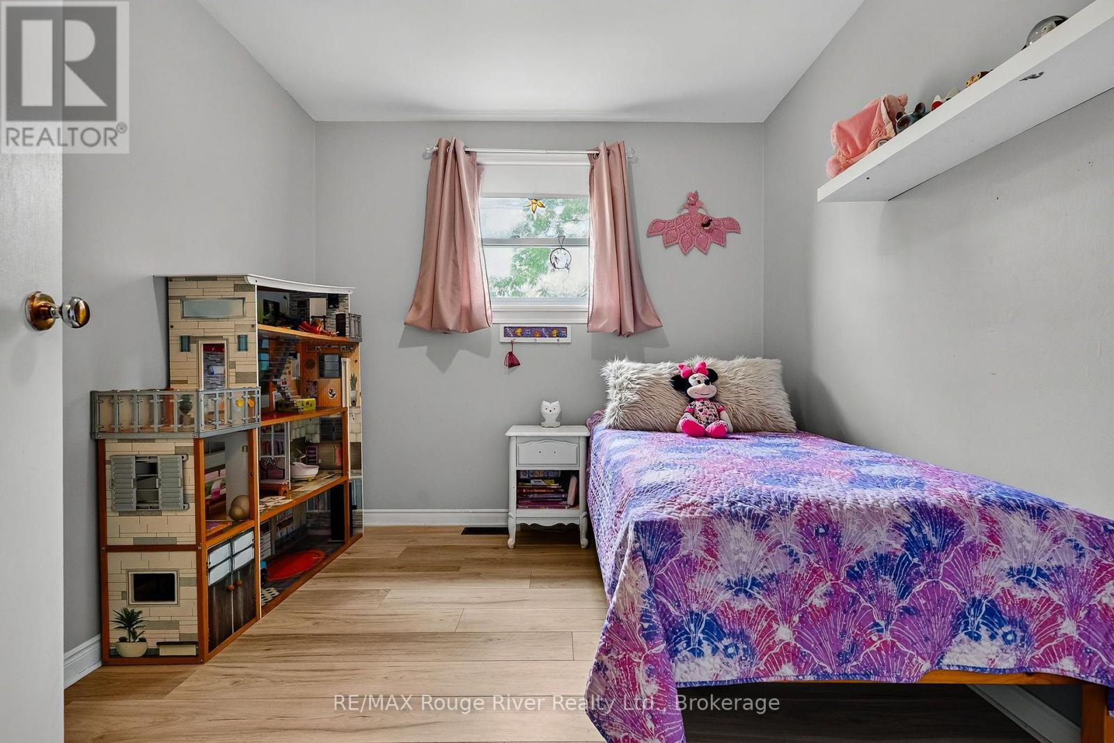 100 KING STREET E - 28