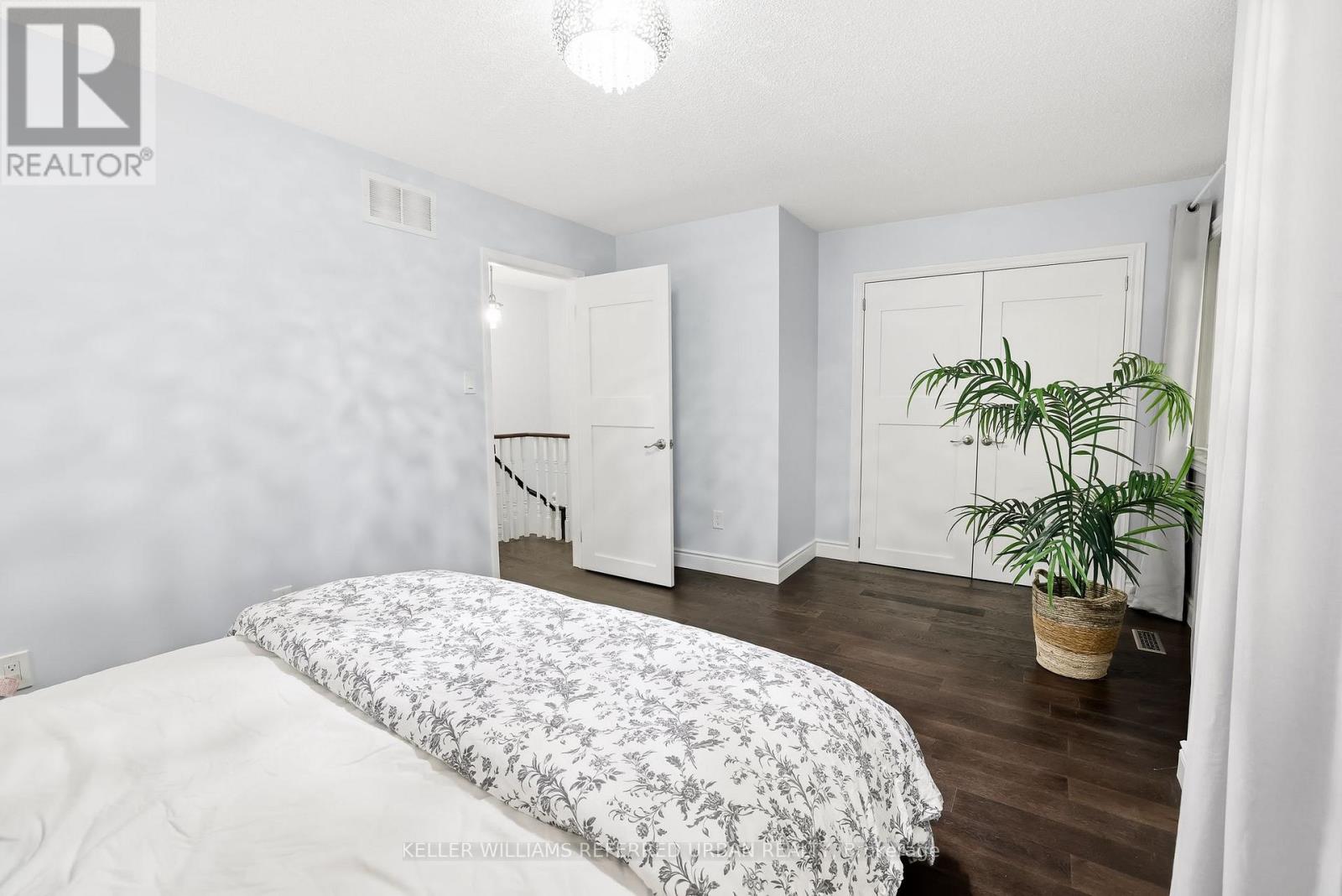 #25 10 BASSETT BOULEVARD - Image 22