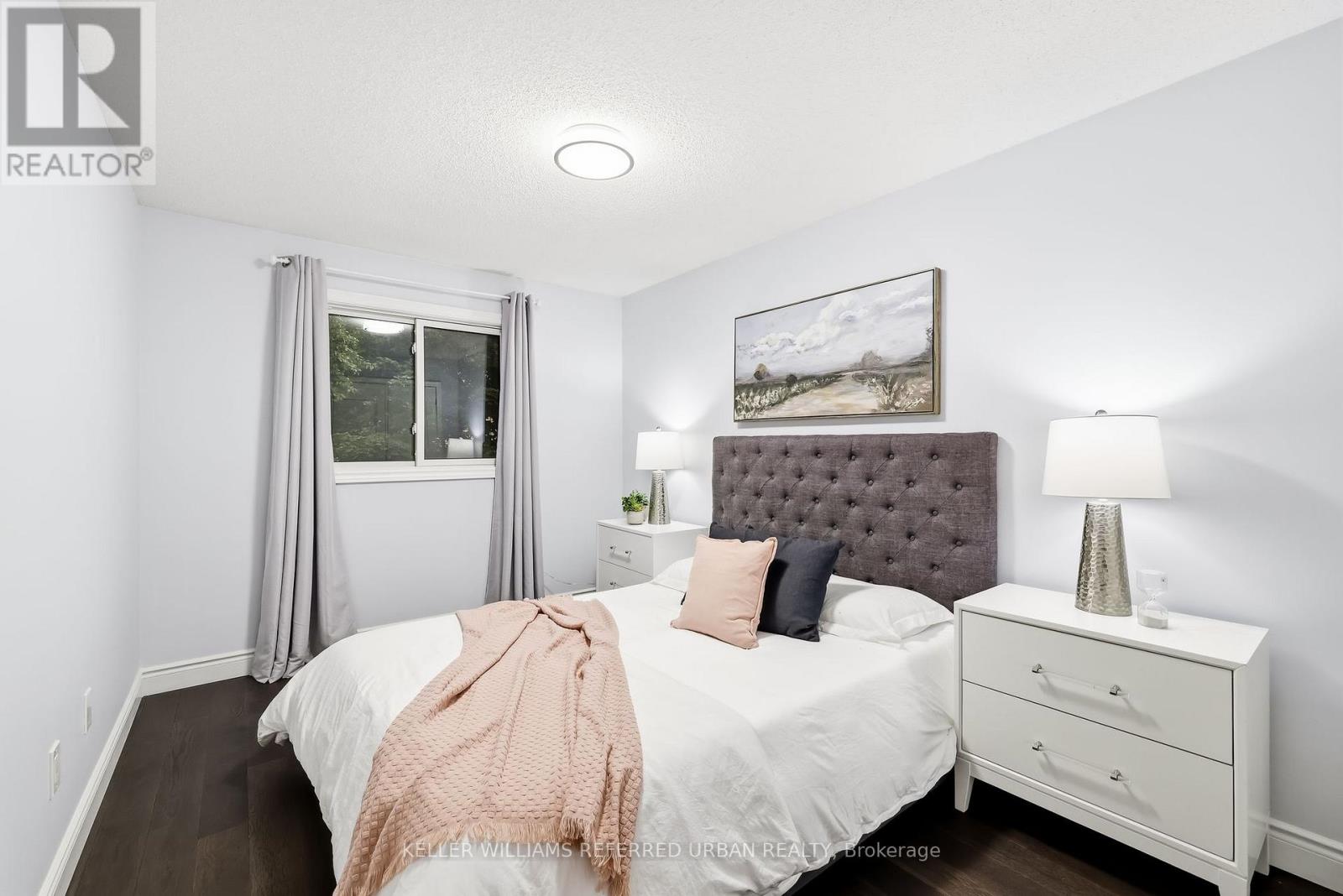 #25 10 BASSETT BOULEVARD - Image 24