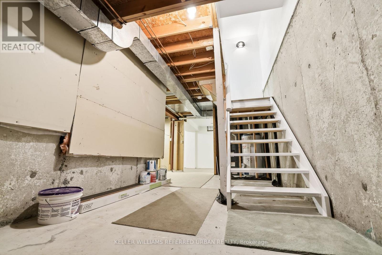 #25 10 BASSETT BOULEVARD - Image 30