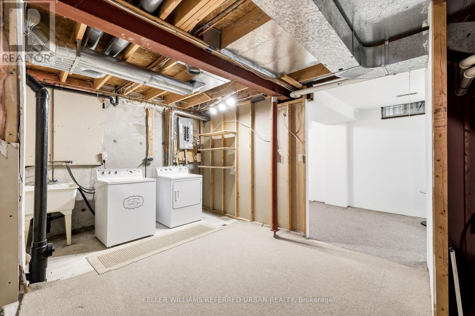 #25 10 BASSETT BOULEVARD - Image 31