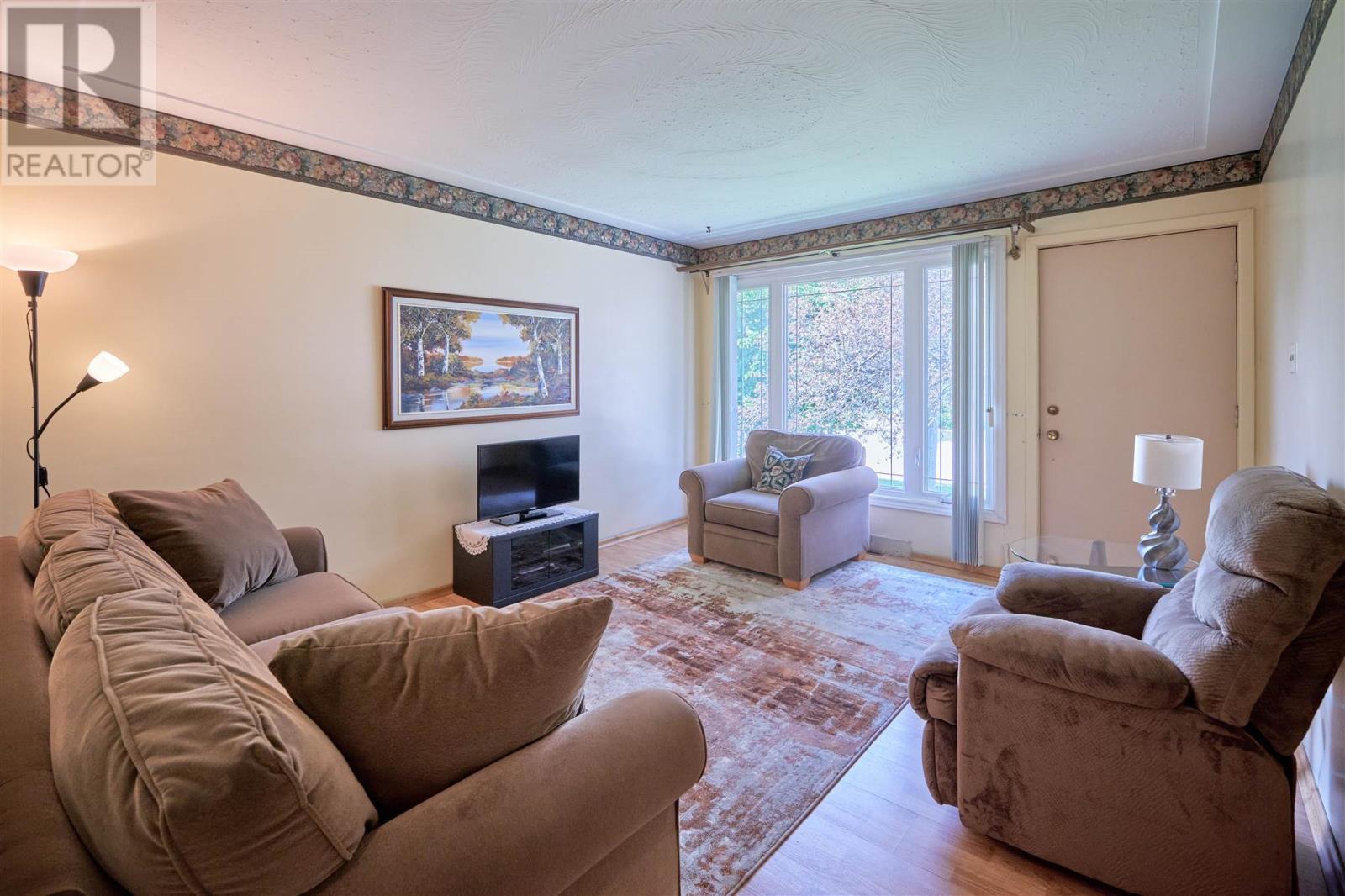 552 Sherbourne ST - 13