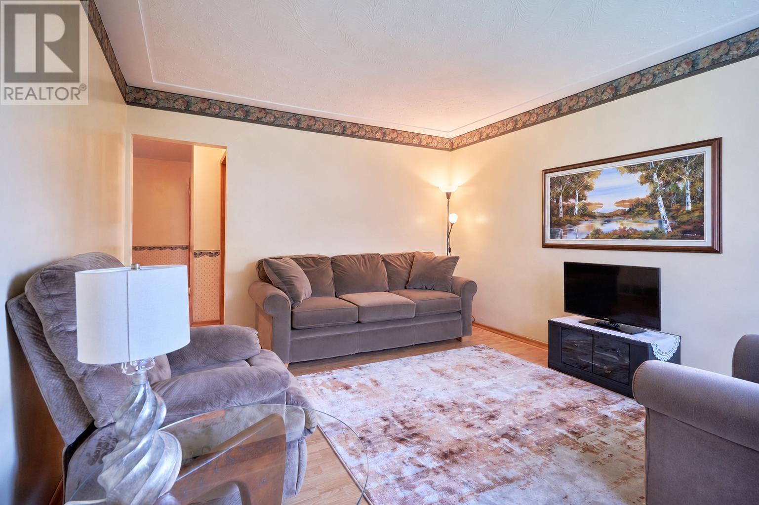 552 Sherbourne ST - 14