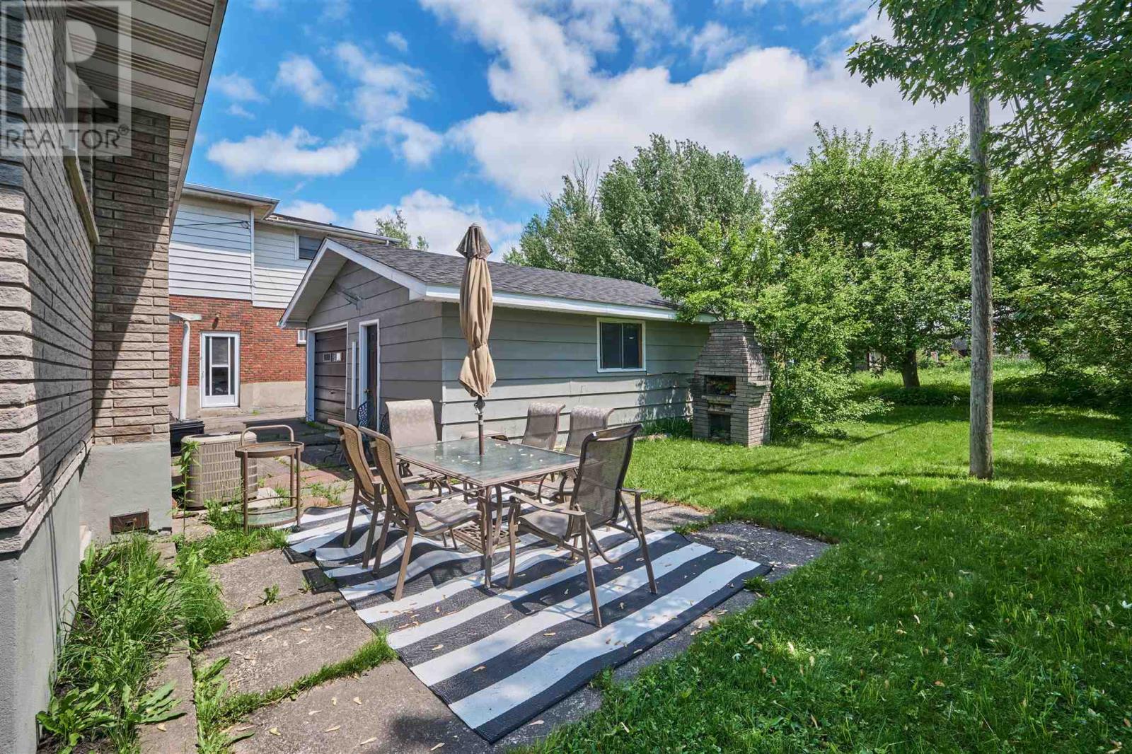 552 Sherbourne ST - 12