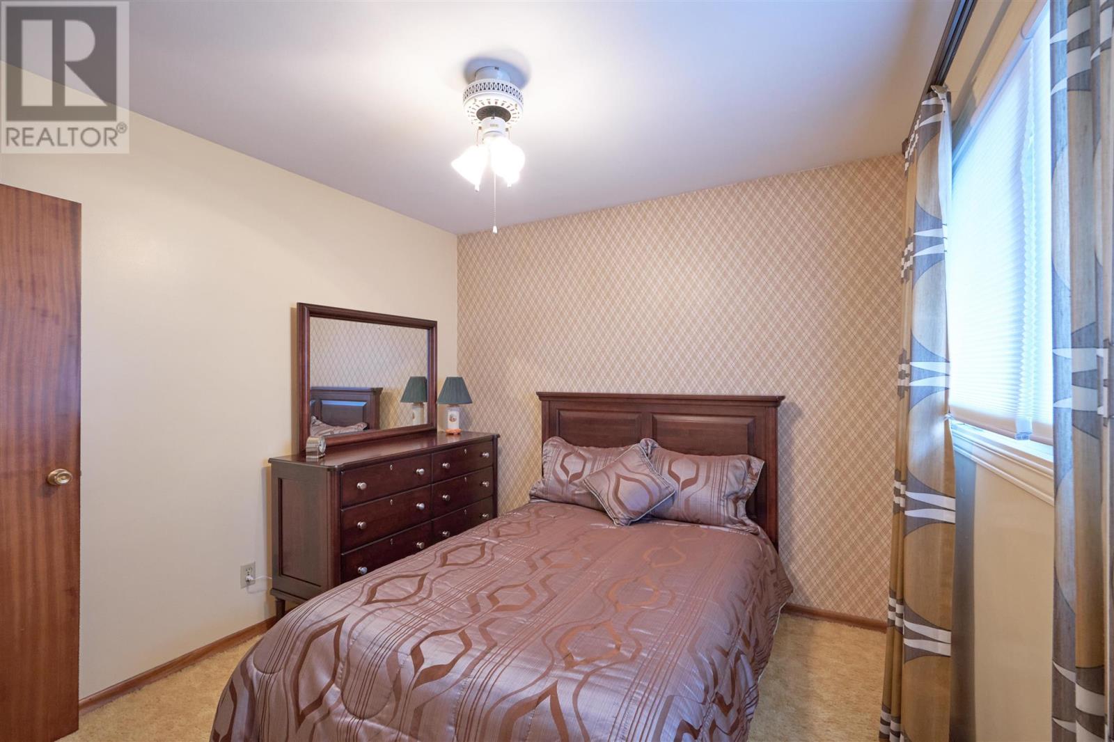 552 Sherbourne ST - 25