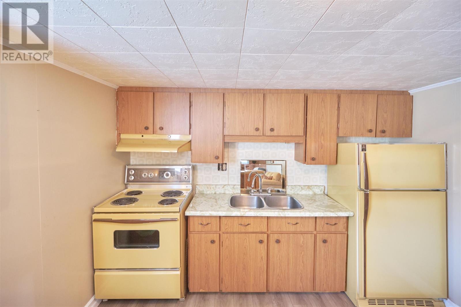 552 Sherbourne ST - 40