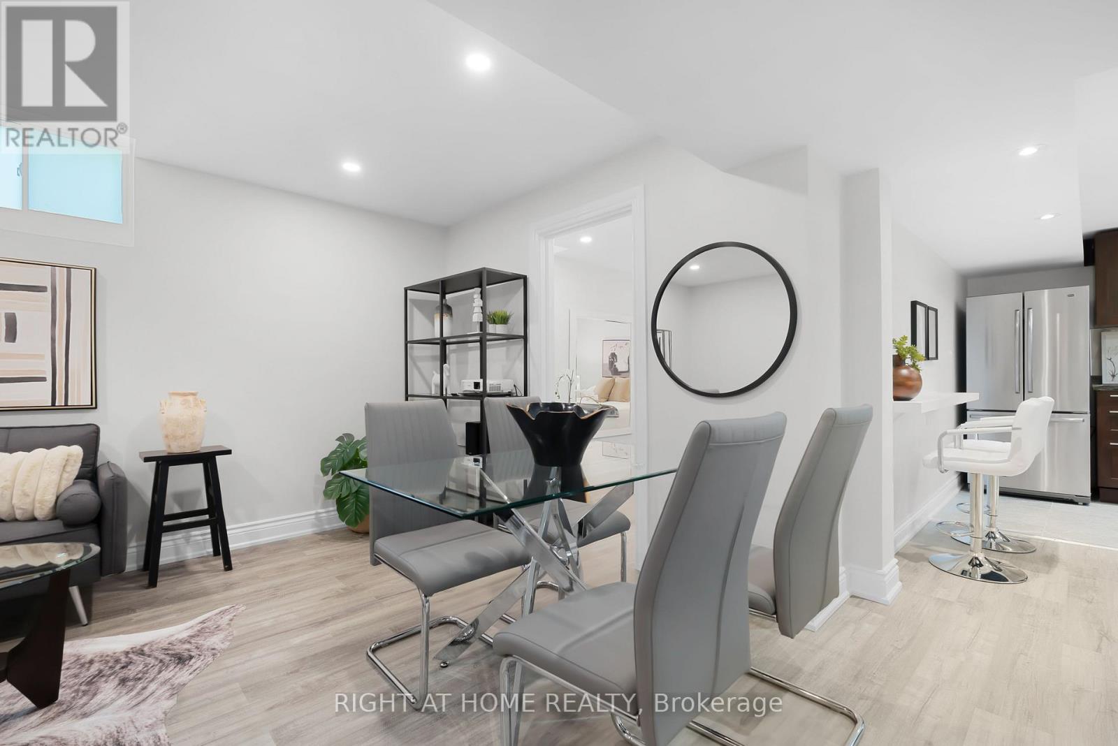 229 BILLINGS CRESCENT - Image 32