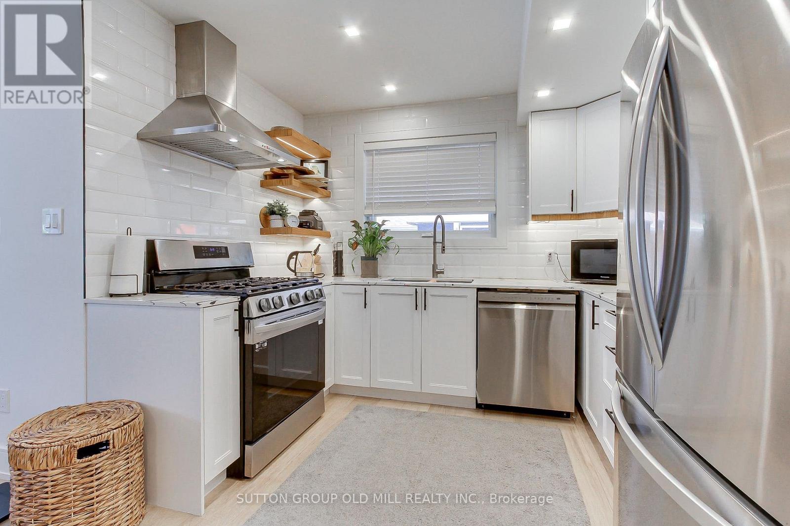 23 MOORE PARK CRESCENT - Image 11