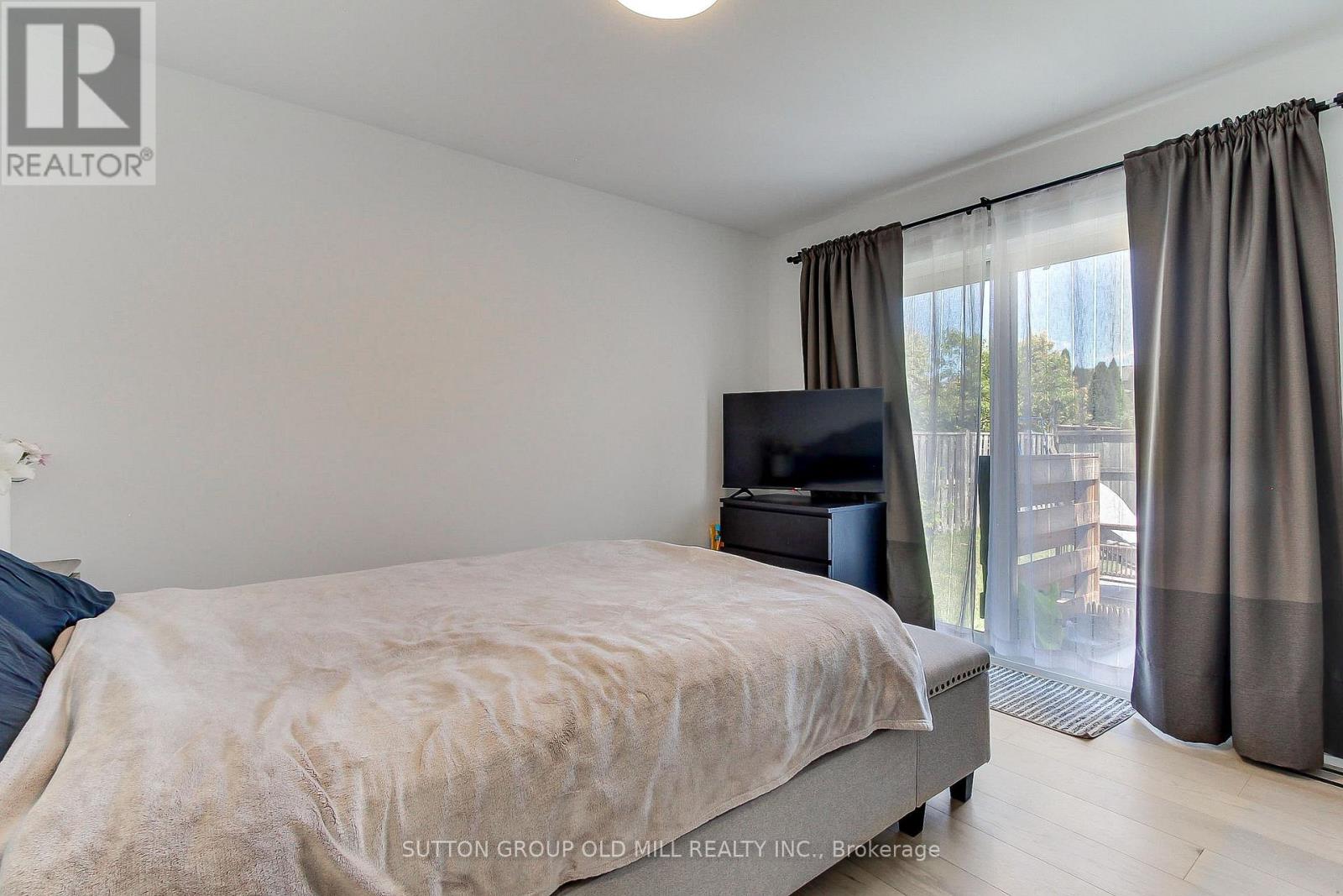 23 MOORE PARK CRESCENT - Image 17