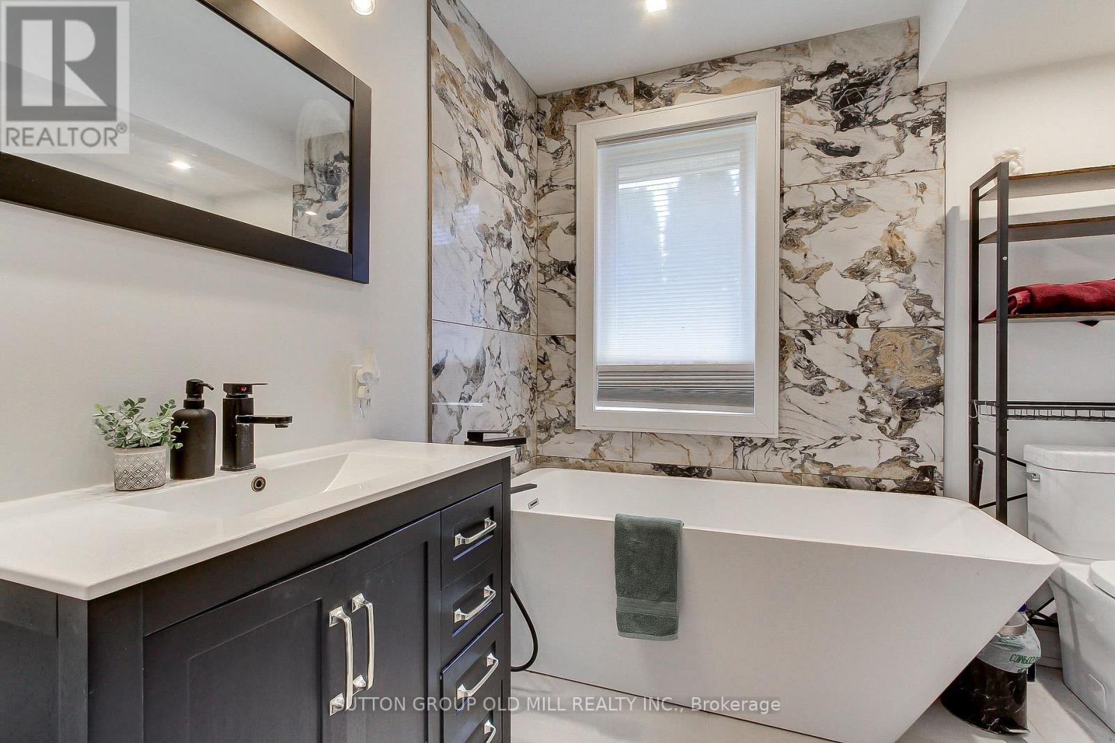 23 MOORE PARK CRESCENT - Image 22
