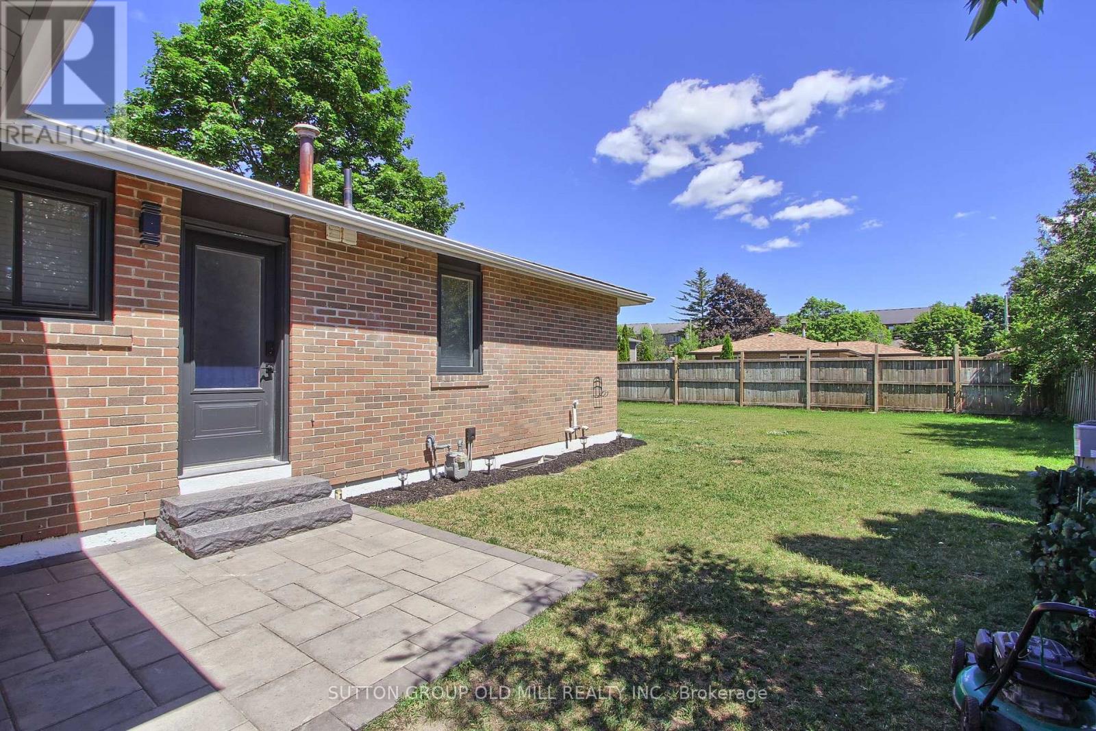 23 MOORE PARK CRESCENT - Image 41