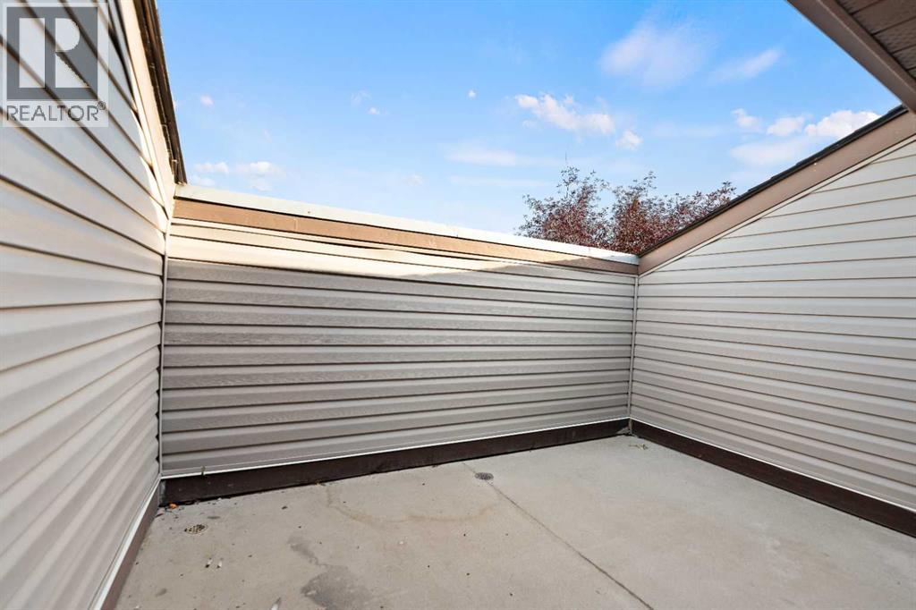 48 Castleglen Court NE - 20
