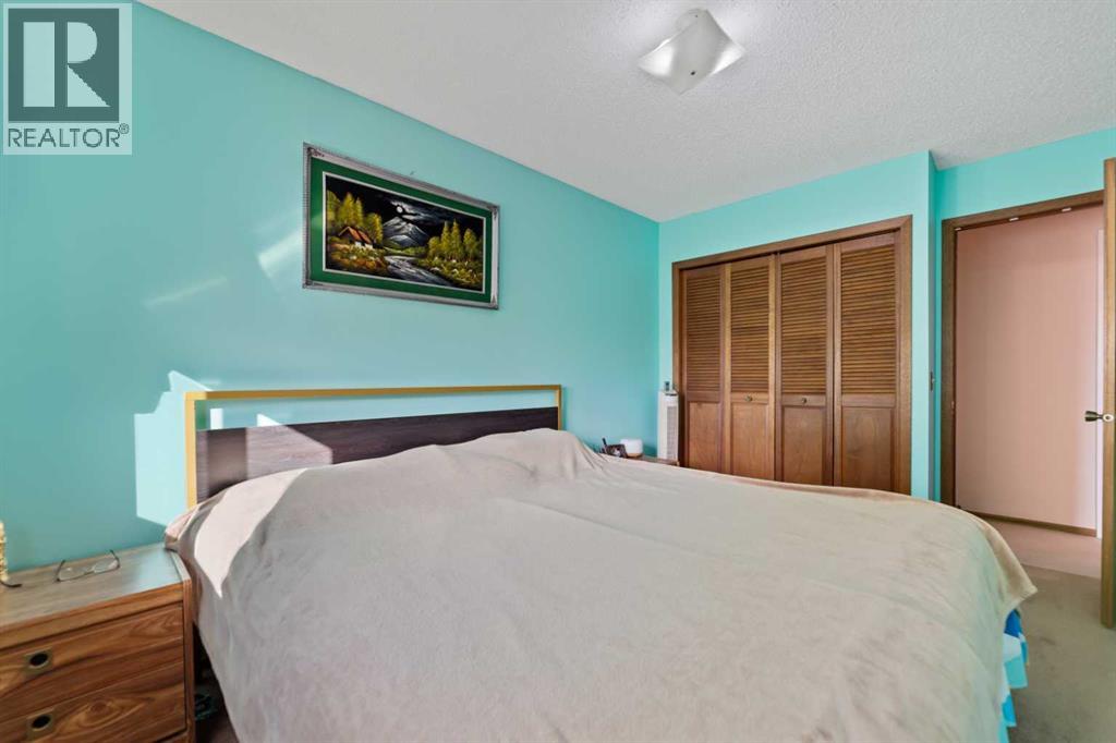 48 Castleglen Court NE - 22