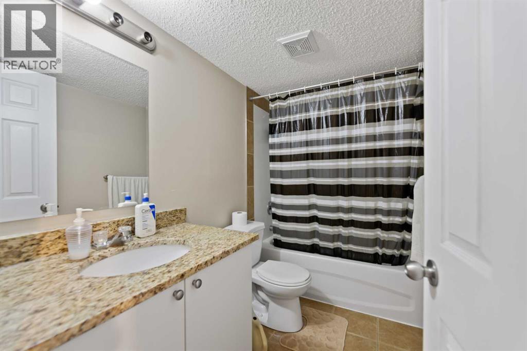 48 Castleglen Court NE - 24