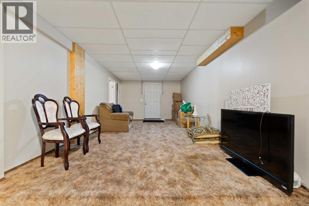 48 Castleglen Court NE - 28