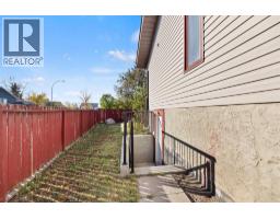 48 Castleglen Court NE - photo 3