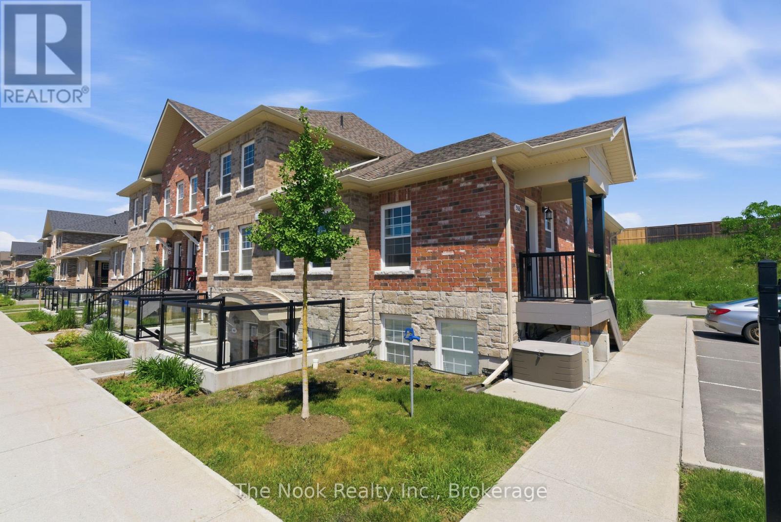 #506 470 LONSBERRY DRIVE - 1