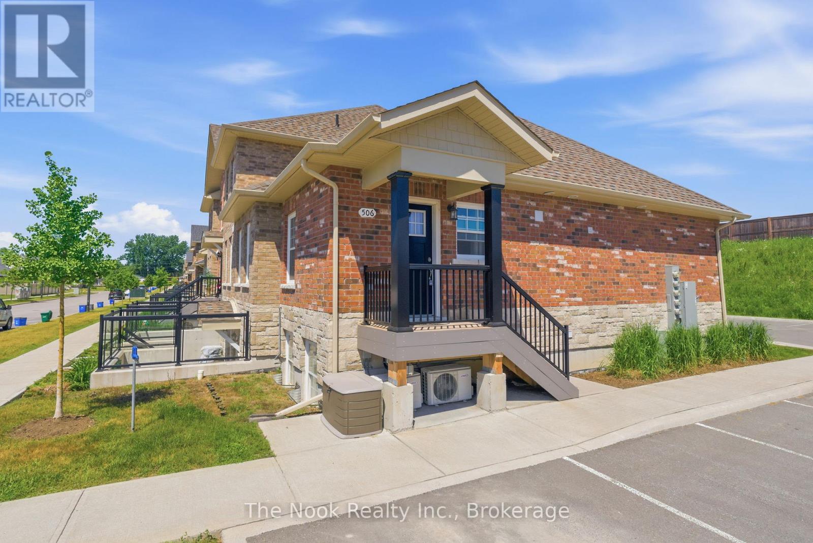 #506 470 LONSBERRY DRIVE - 3