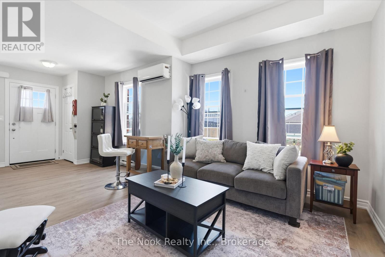 #506 470 LONSBERRY DRIVE - 5