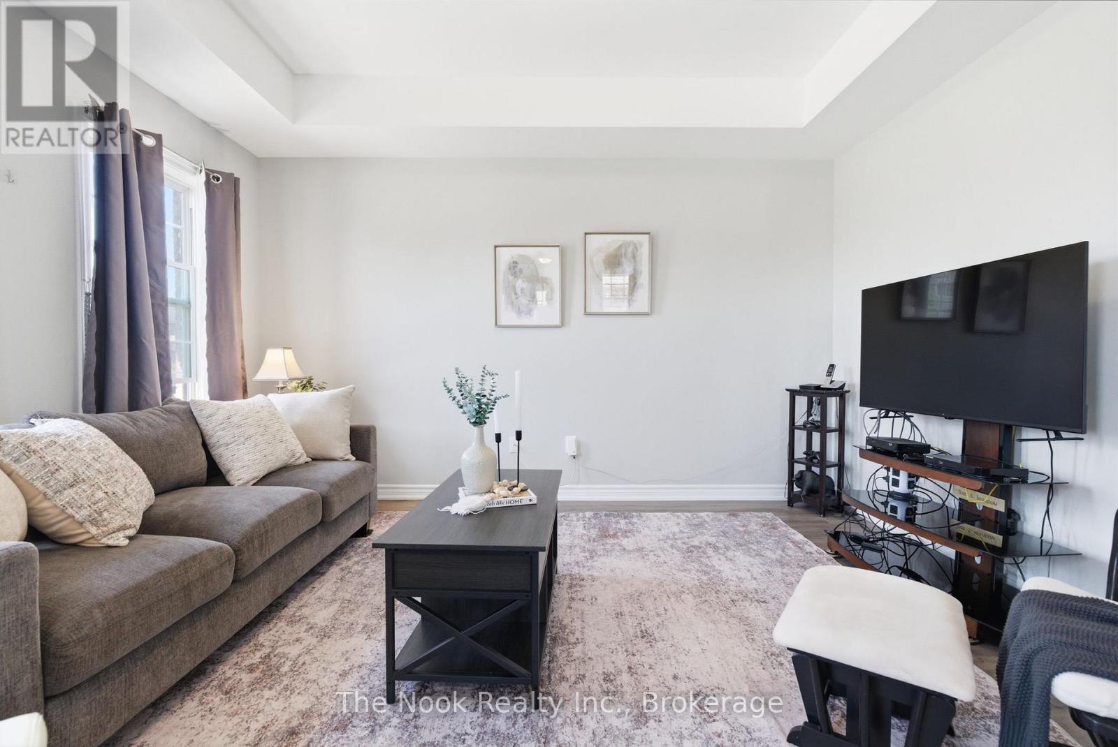 #506 470 LONSBERRY DRIVE - 6