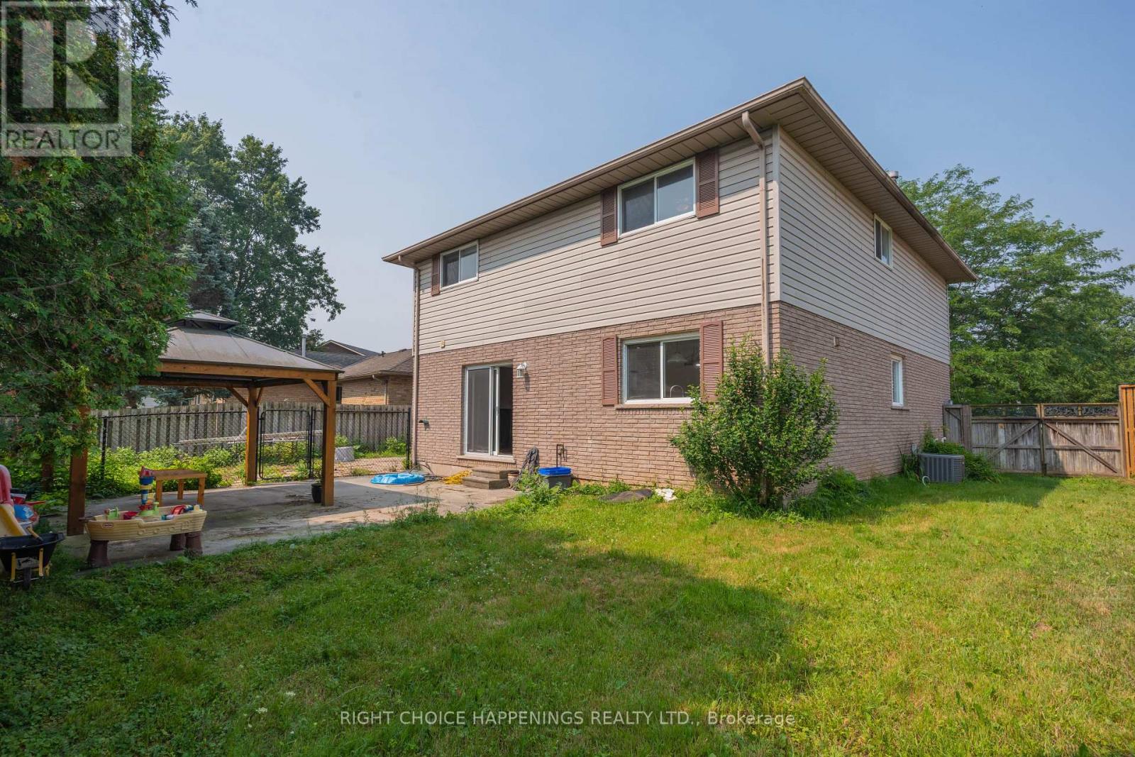 36 HICKORY COURT - 19