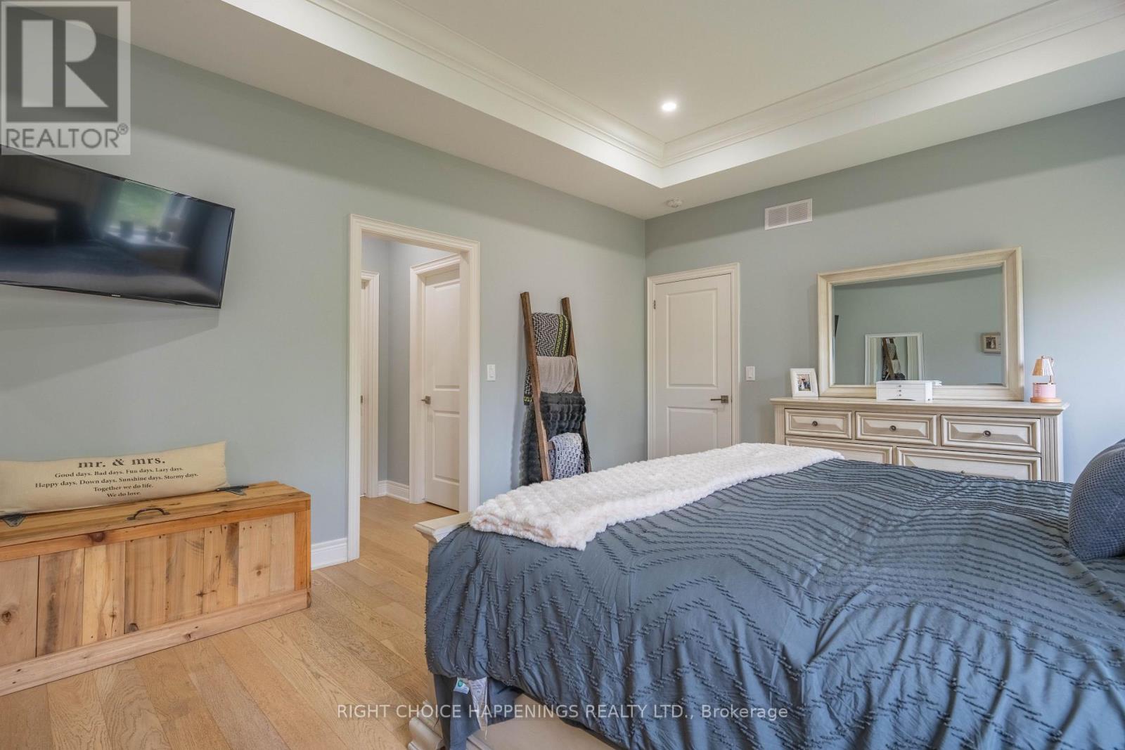 28 HARVARD COURT - 11