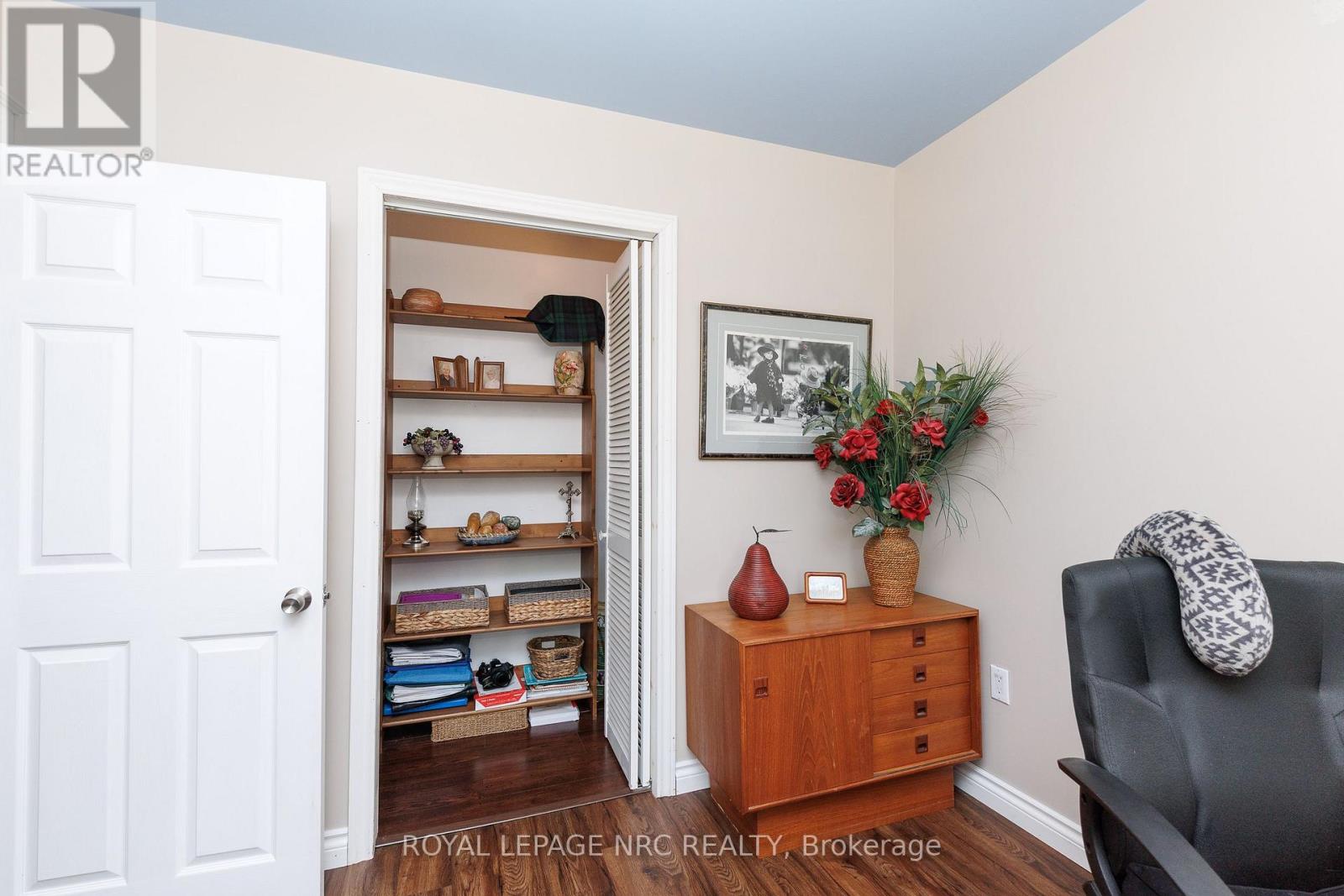 294 DAVIS STREET - 33