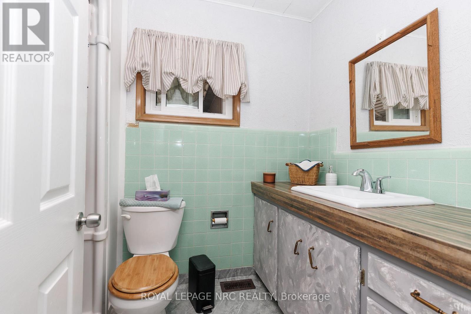 294 DAVIS STREET - 34