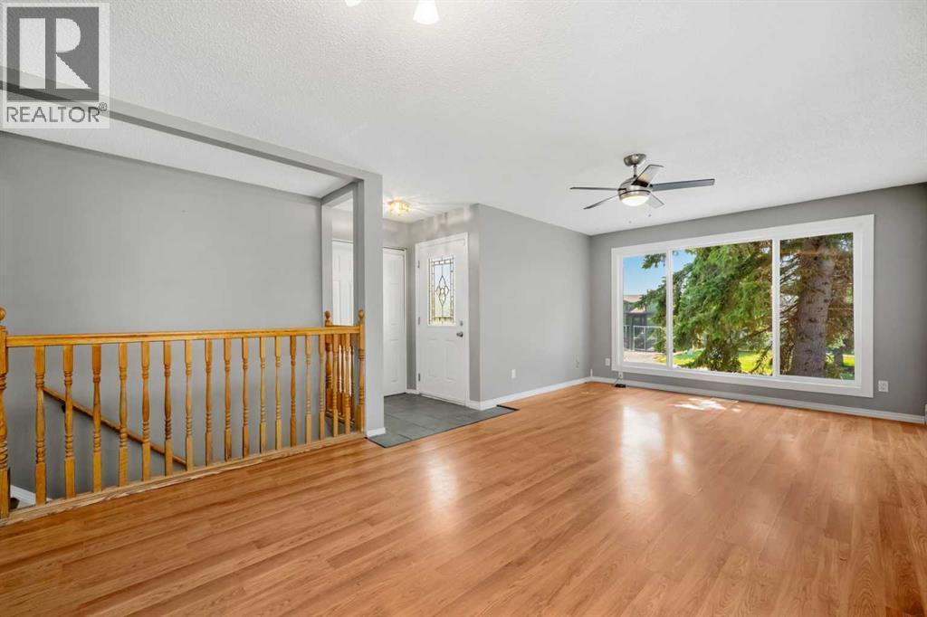 125 Carr Place, Tower Hill, Okotoks photo 3