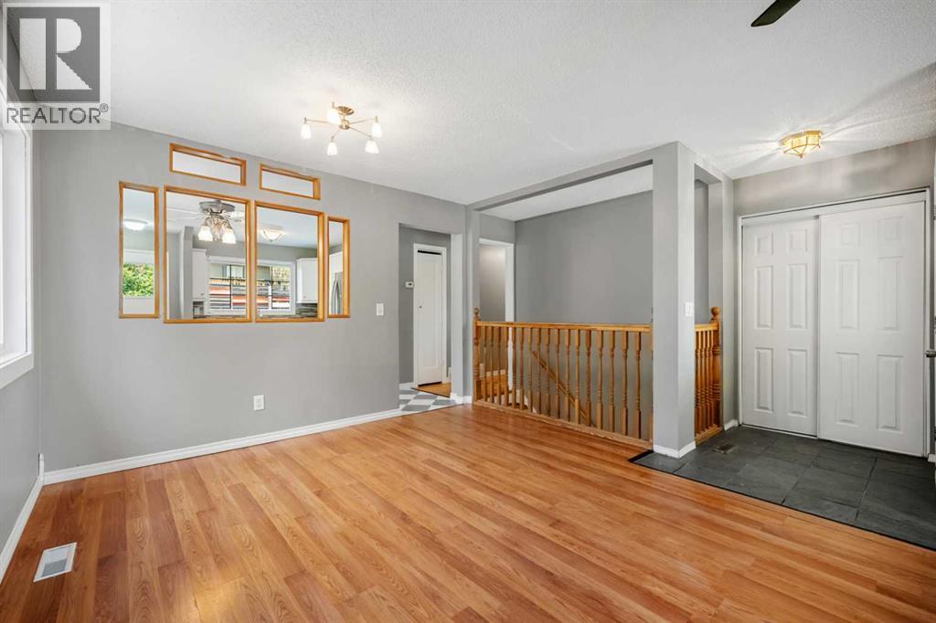 125 Carr Place, Tower Hill, Okotoks photo 4