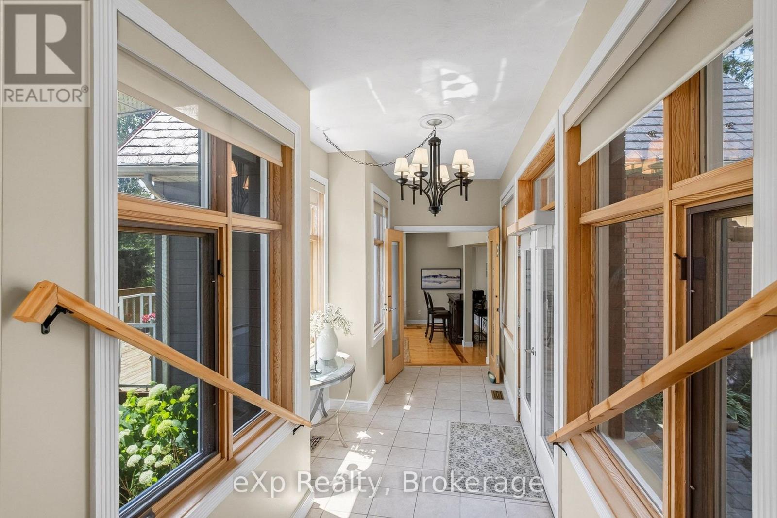 263 LAURIER STREET W - 10