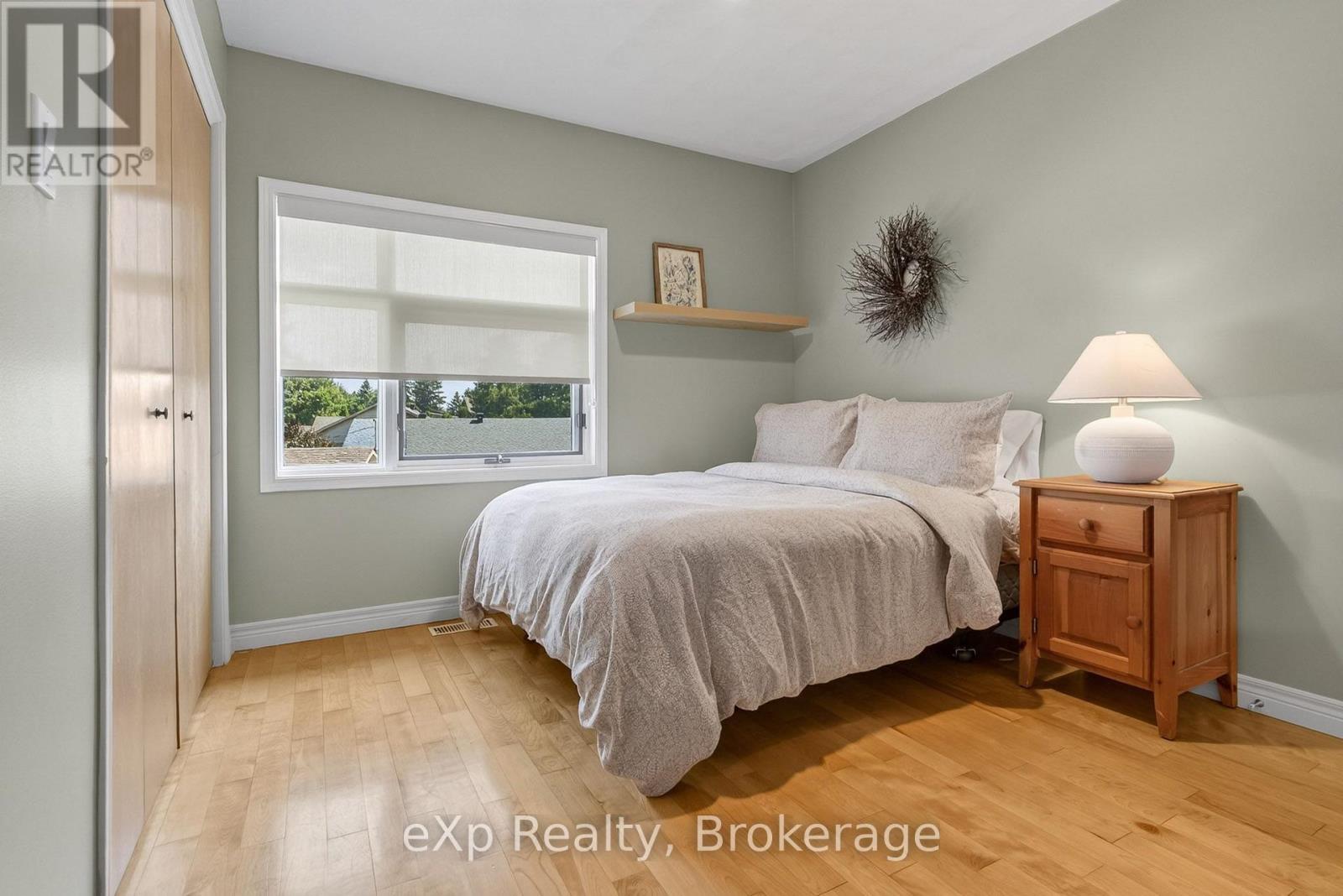 263 LAURIER STREET W - 20