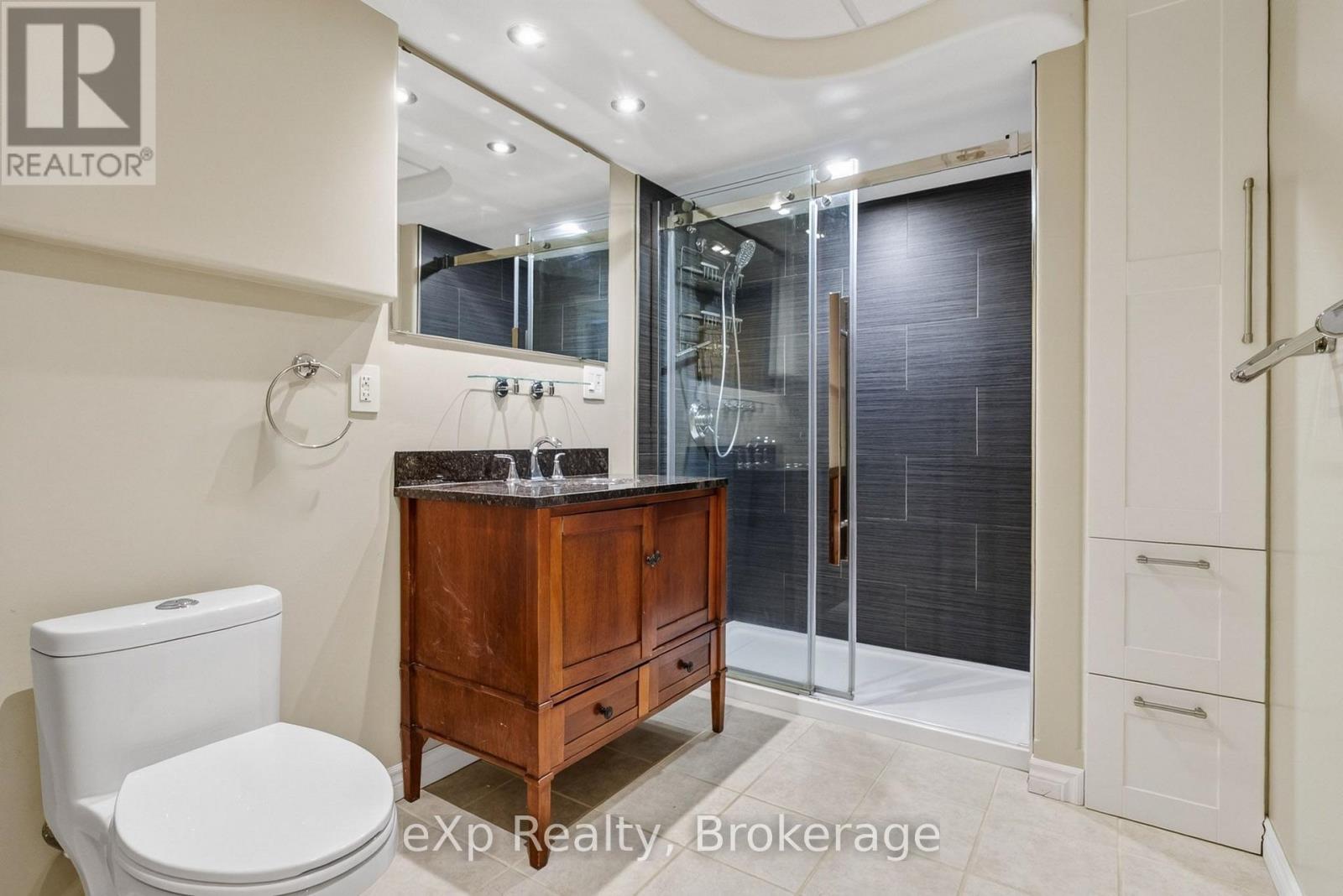 263 LAURIER STREET W - 26