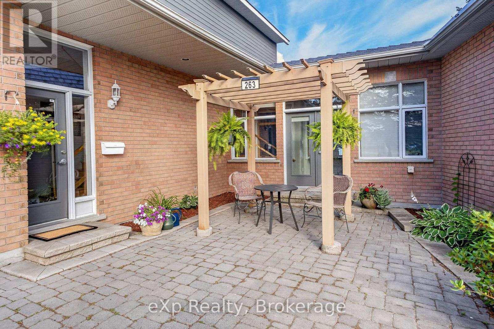 263 LAURIER STREET W - 33
