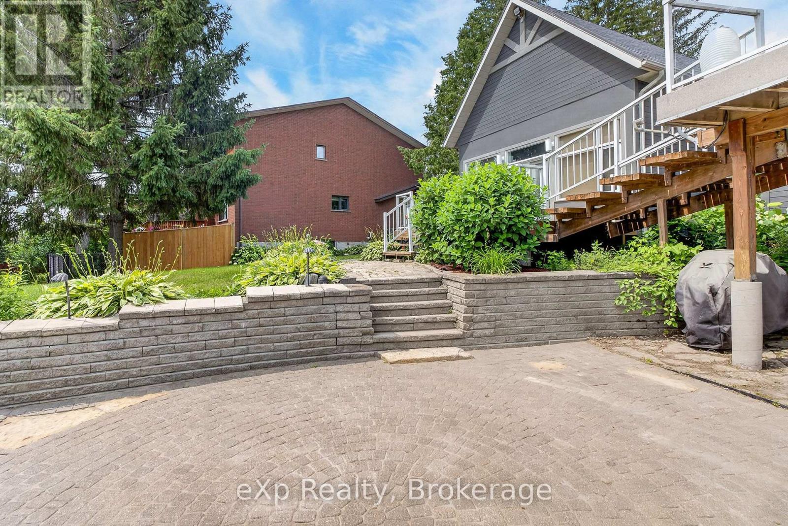263 LAURIER STREET W - 43