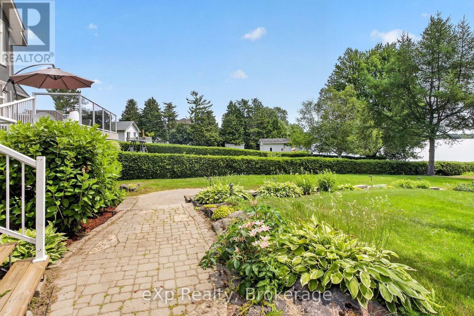263 LAURIER STREET W - 44