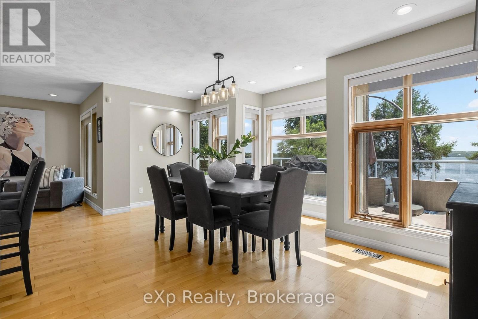 263 LAURIER STREET W - 8