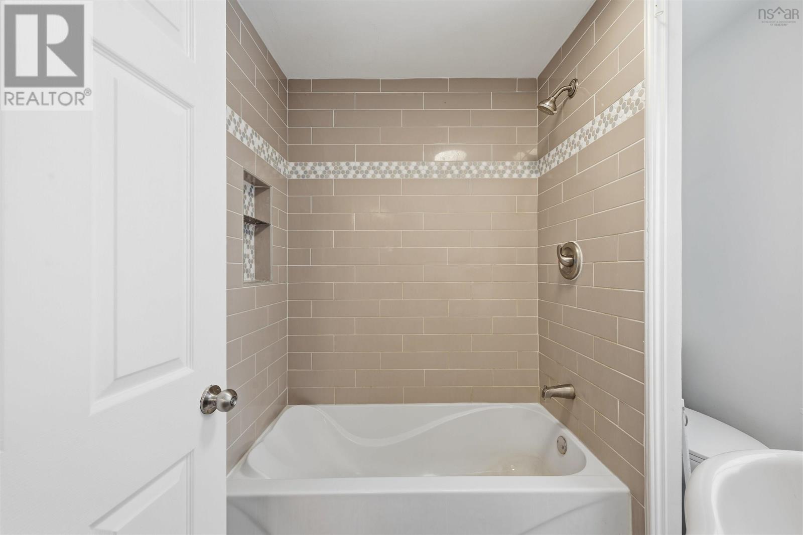 48 Johnson Avenue - 30