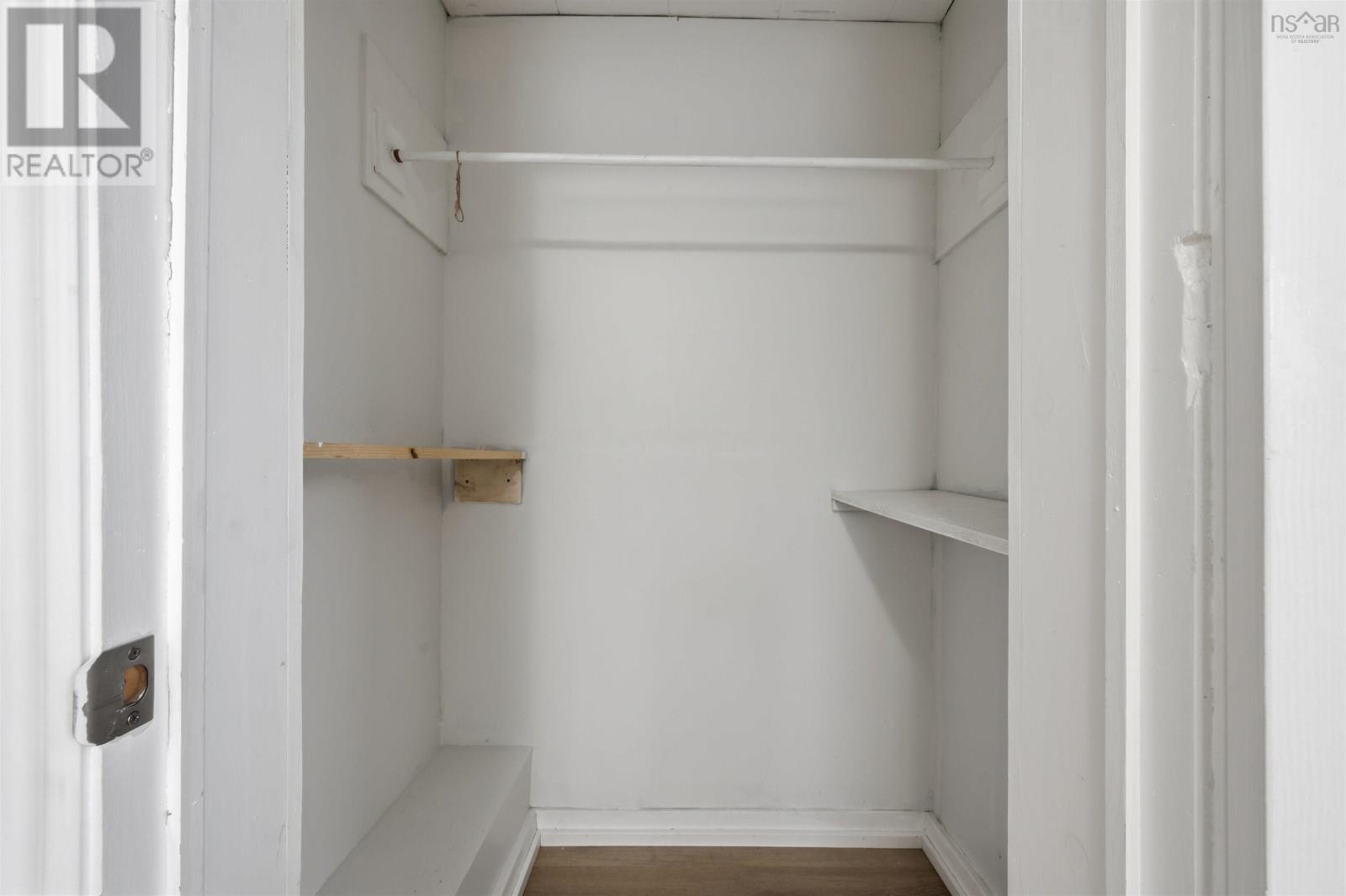 48 Johnson Avenue - 34