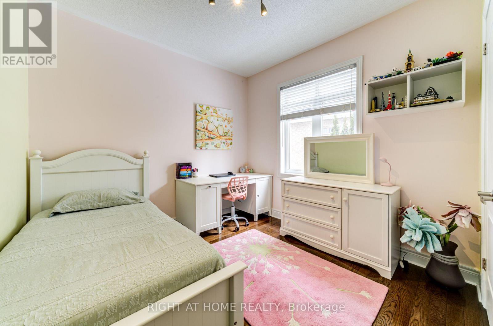 74 ROYAL PARK BOULEVARD - 18
