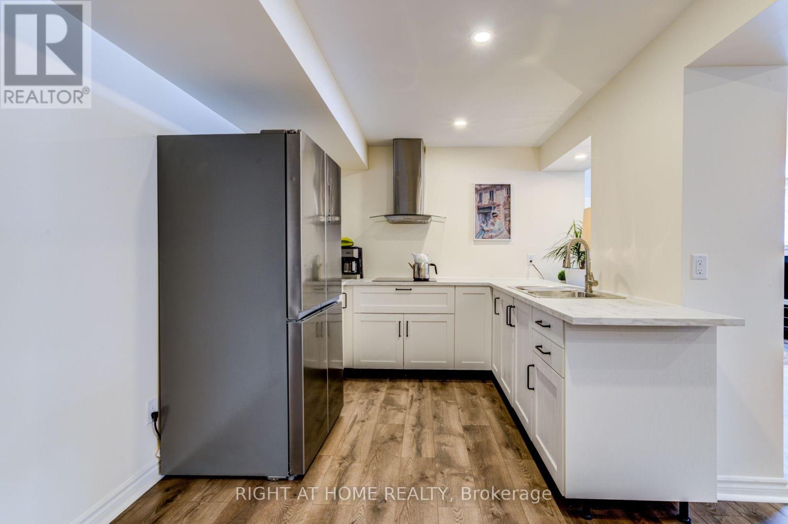 74 ROYAL PARK BOULEVARD - 24