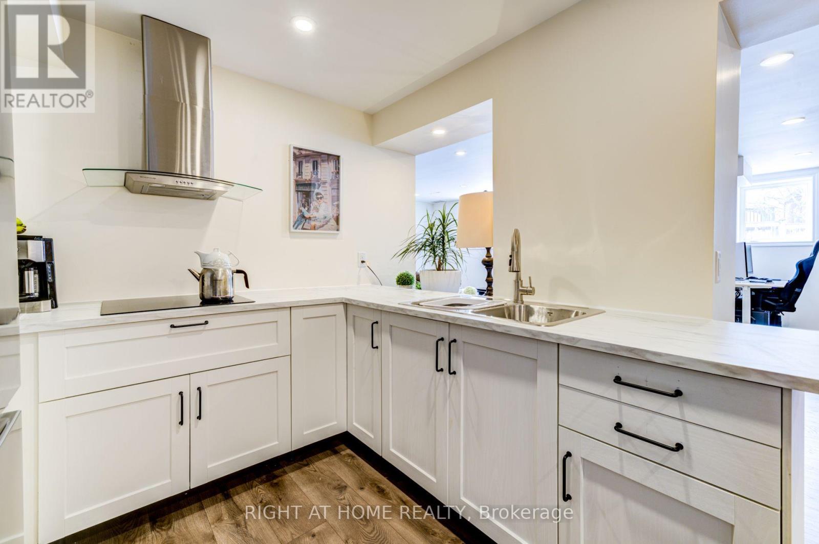 74 ROYAL PARK BOULEVARD - 25
