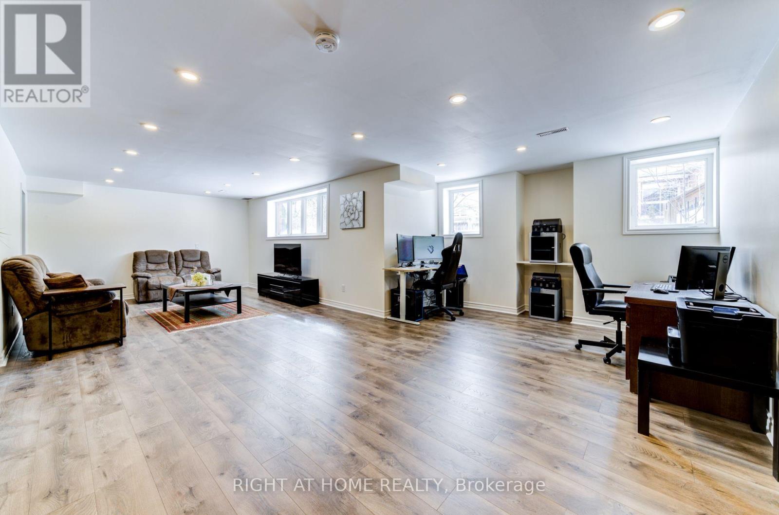 74 ROYAL PARK BOULEVARD - 27