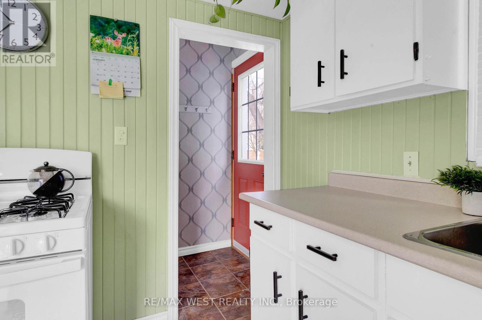 15 MILLWOOD ROAD - 10