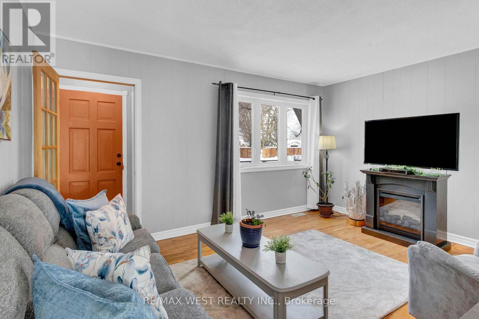 15 MILLWOOD ROAD - 2