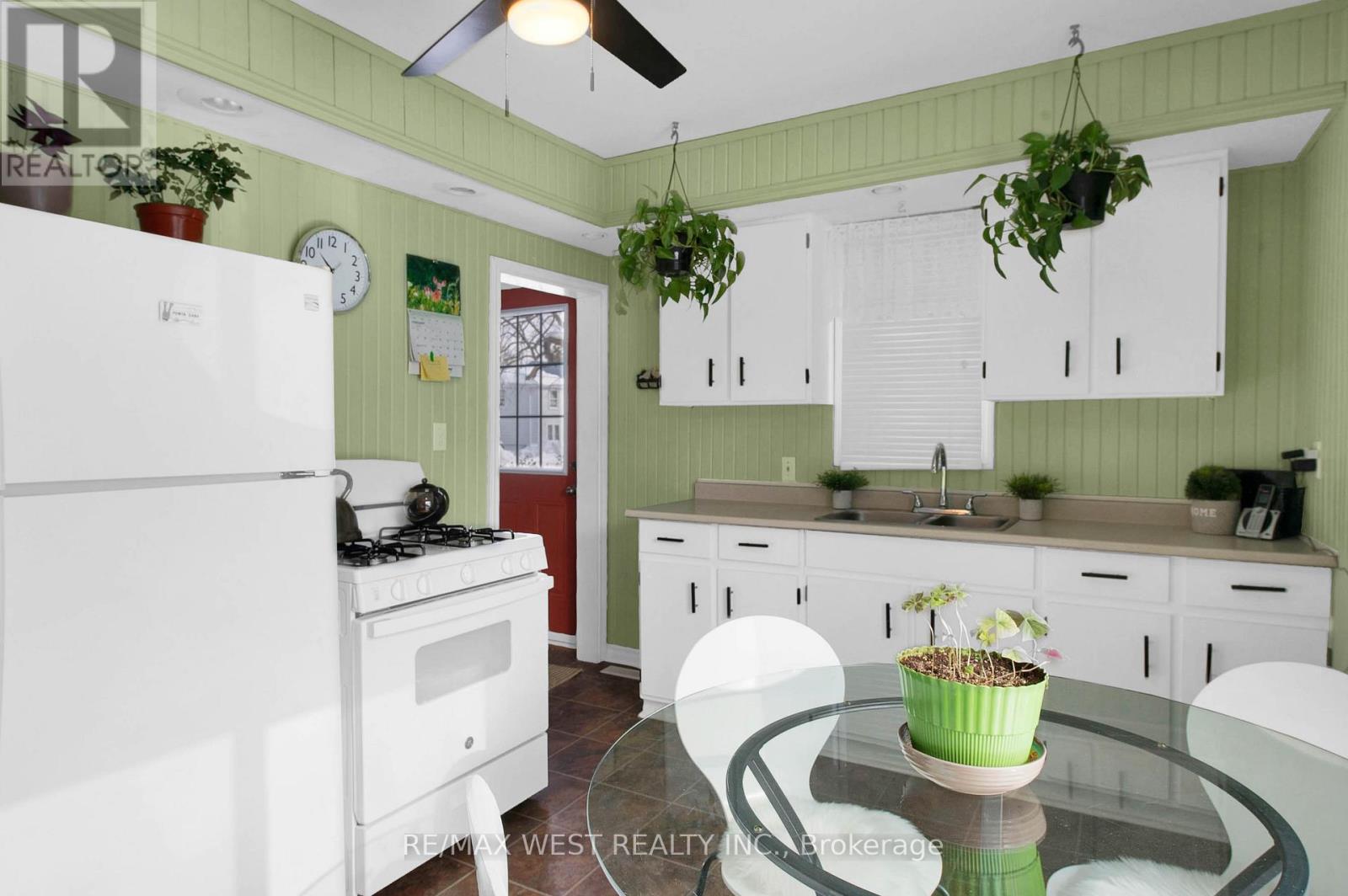 15 MILLWOOD ROAD - 5