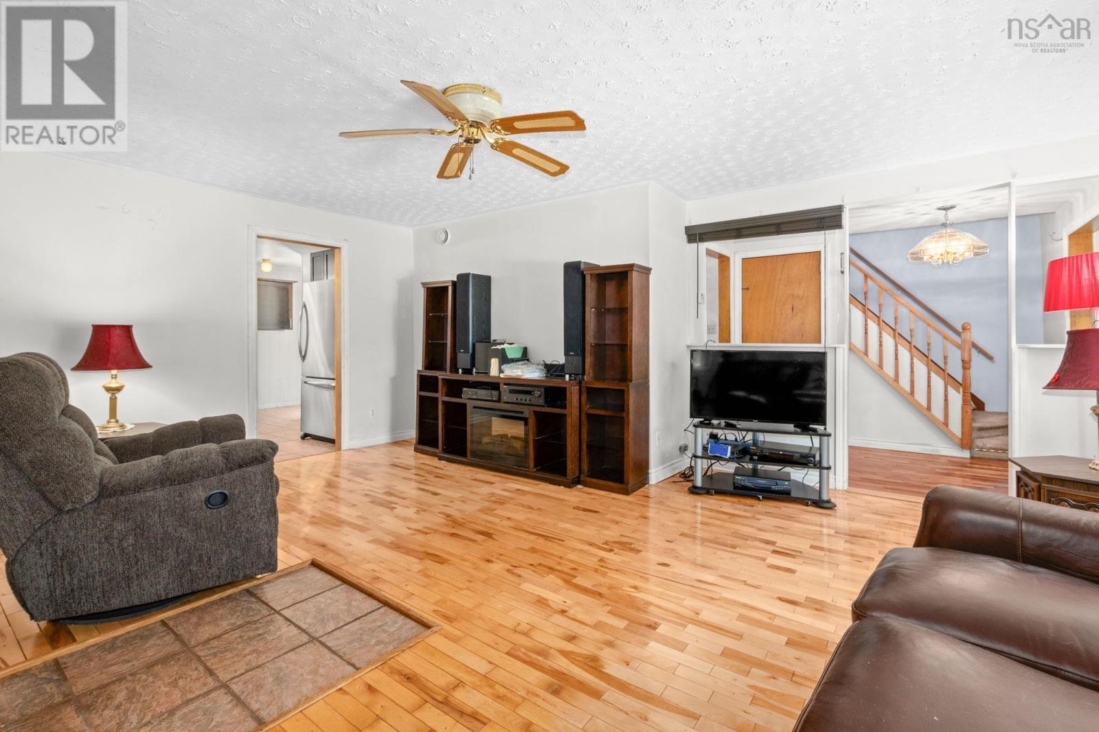 161 Lakeview Road - 9