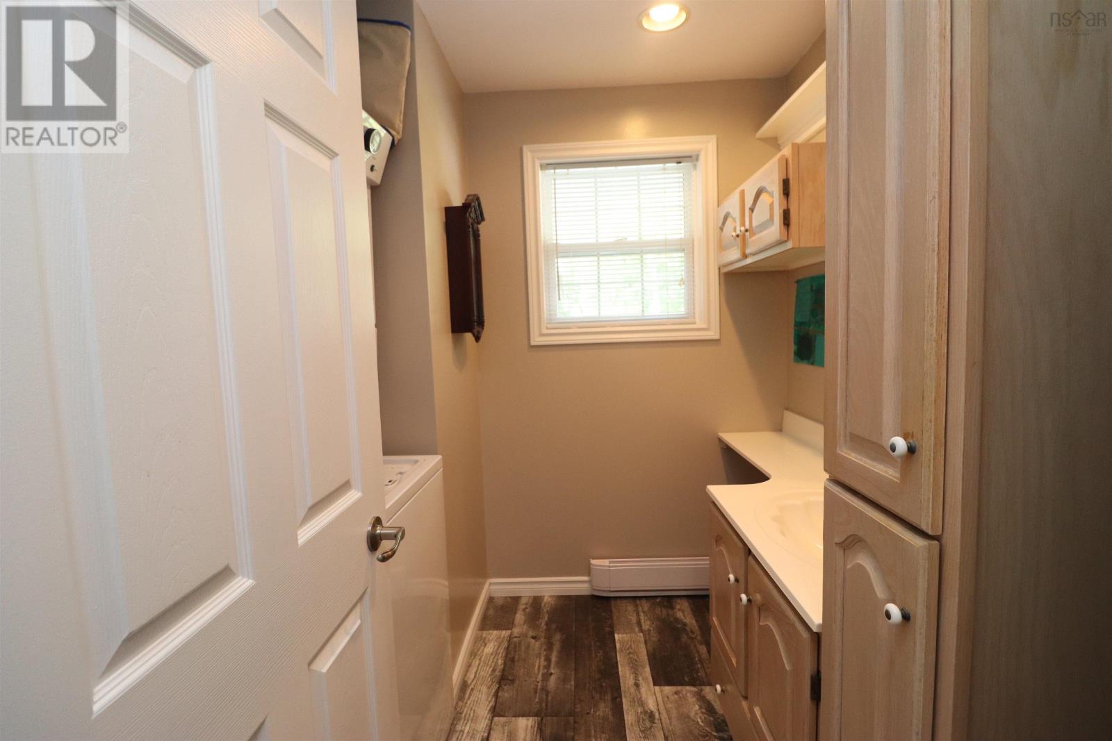 578 GREENFIELD Road - Image 19