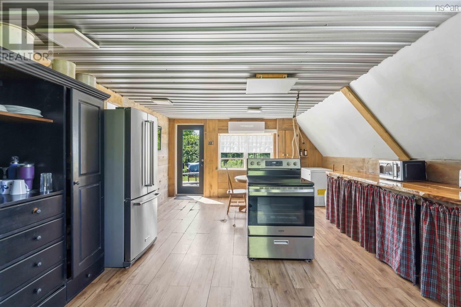 Property 21 of 45 of 552 Beaconsfield Road