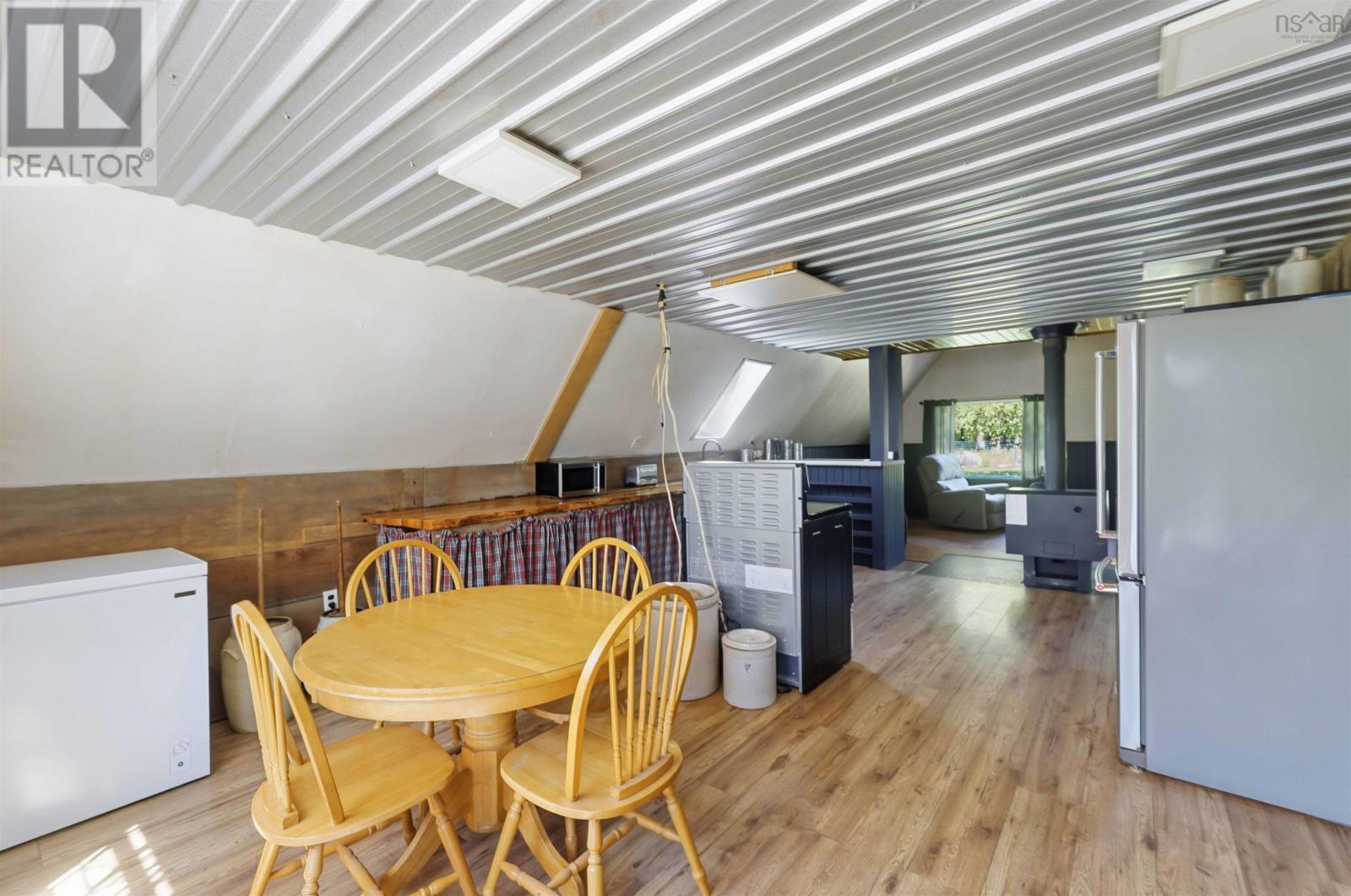 Property 22 of 45 of 552 Beaconsfield Road